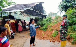 Longsor dan Banjir Bandang di Cigudeg Bogor, Puluhan Keluarga Mengungsi - JPNN.com