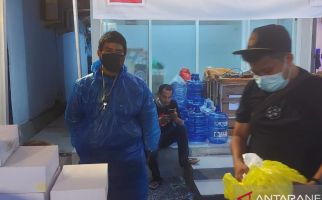 Pemilik Warung Makan Tempuh 70 KM Demi Membantu Warga Isoman, 2 Kali Sehari - JPNN.com