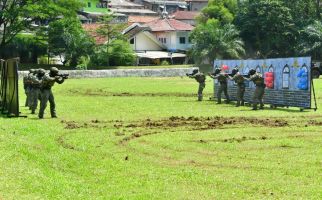 Prajurit Khusus Marinir Saling Berhadapan Lalu Menembak, KSAL Melihat - JPNN.com