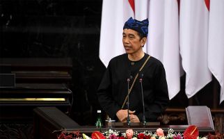 Lihat, Jokowi Pamer Wajah Baru Jalan Tol Sumatera Sejauh 1.884 Kilometer - JPNN.com