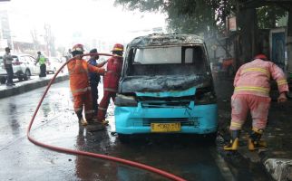 Angkot Terbakar di Bekasi, Nilai Kerugian Hampir Tembus Rp 100 Juta - JPNN.com