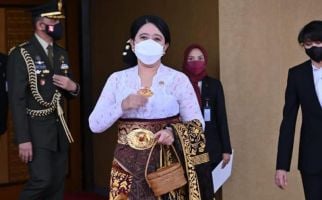 Respons Pengamat Perihal Busana yang Dikenakan Puan Maharani Saat Rapat Paripurna DPR - JPNN.com