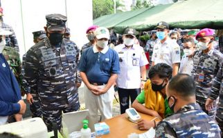 TNI AL dan Buddha Tzu Chi Gelar Vaksinasi Kepada Masyarakat Maritim di Rorotan - JPNN.com