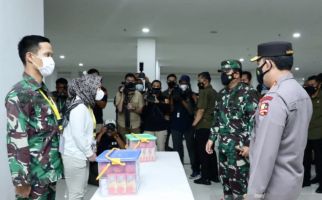 Sukarelawan Penanganan COVID-19 Wanita Ingin Jadi TNI, Panglima Bersikap Begini - JPNN.com