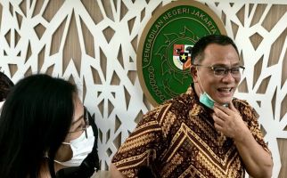 Hakim Kembali Tunda Sidang Perkara Ujaran Kebencian Petinggi KAMI Jumhur Hidayat - JPNN.com