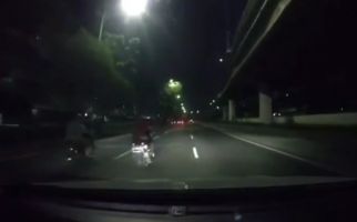 Kesal Diklakson Mobil, Pria Mengaku Polisi Ini Langsung Memukul, Begini Jadinya - JPNN.com