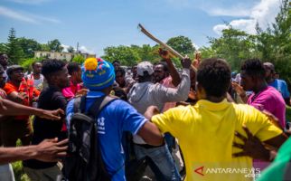 Ribuan Korban Gempa Kelaparan, Langsung Menyerang Truk-truk Bantuan - JPNN.com