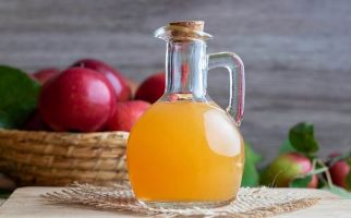 8 Bahaya Mengonsumsi Cuka Sari Apel Berlebihan, Bikin Penyakit Ini Menyerang Anda - JPNN.com