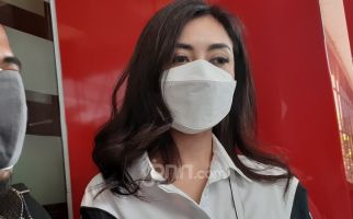 Dhena Devanka Bongkar Perselingkuhan Jonathan Frizzy, Alamak - JPNN.com