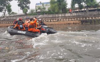 Takut Dirampok, Pemuda Melompat ke Sungai, Innalillahi - JPNN.com