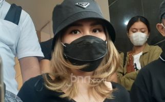Wendy Cagur Bongkar Kelakuan Ayu Ting Ting di Lokasi Syuting, Ternyata - JPNN.com