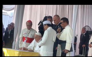 Kunjungi Masjid Istiqlal Jakarta, Paus Fransiskus: Masa-Masa Gelap Kita Lawan dengan Persaudaraan - JPNN.com