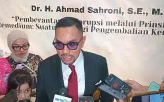 Kaji Pemberantasan Korupsi melalui Prinsip Ultimum Remedium, Ahmad Sahroni Raih Gelar Doktor - JPNN.com