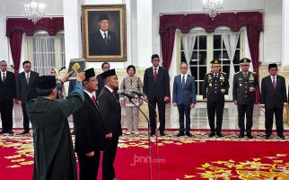 Jokowi Lantik Gus Ipul Jadi Mensos RI Pengganti Tri Rismaharini - JPNN.com