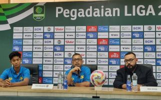 Kekalahan Perdana PSPS Pekanbaru, Aji Santoso Sebut Hal Ini - JPNN.com