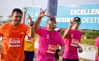 Ikut Lomba Lari 10 Kilometer, Hasto: Olahraga Mengajarkan Bertarung secara Adil - JPNN.com