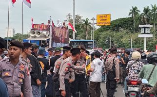 Aksi 411 di Kawasan Patung Kuda, Lihat Massanya - JPNN.com