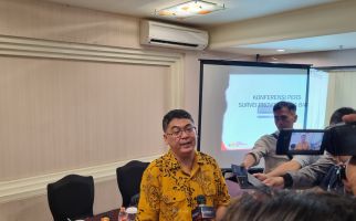 Survei LSI Denny JA: Elektabilitas Dedi-Erwan Masih Tertinggi di Pilkada Jabar 2024 - JPNN.com