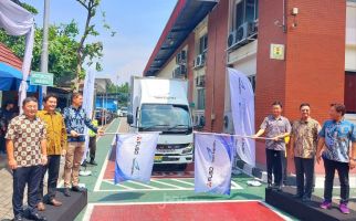 Truk Listrik Fuso eCanter Mulai Beroperasi dengan Area Jakarta Hingga Karawang - JPNN.com