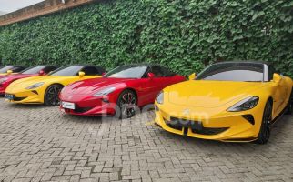 10 Unit Roadster Listrik MG Cyberster Resmi Diserahkan Kepada Konsumen - JPNN.com