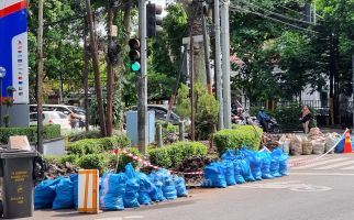 Proyek Galian Kabel Pemkot Bandung Memakan Korban, Pengendara Motor Terluka - JPNN.com