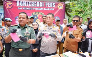 Raup Keuntungan Triliunan Rupiah, 7 Penambang Emas Ilegal di Bandung Dibekuk Polisi - JPNN.com