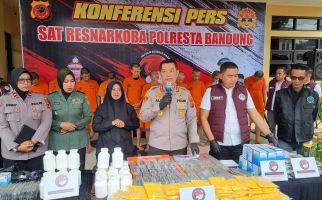 1 Juta Butir Obat Terlarang Disita di Bandung, 11 Orang Jadi Tersangka - JPNN.com