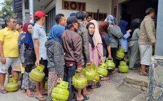 Begini Keluhan Pedagang Seusai Larangan Pengecer Jual Gas Elpiji 3 Kilogram - JPNN.com