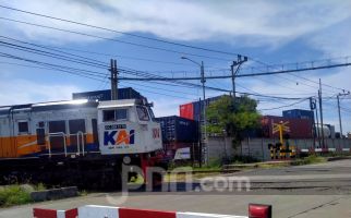 Terobos Palang Pintu, Siswi SMKN 10 Semarang Tewas Tertabrak KA Harina di Semarang - JPNN.com