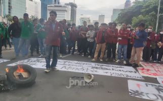 Demo Indonesia Gelap: Mahasiswa UBK Serukan 'Kabinet Gemuk Rakyat Kurus' - JPNN.com