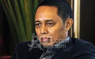 Sarankan Tempo Masak Kepala Babi, Hasan Nasbi: Si Peneror Harus Dikecilkan - JPNN.com