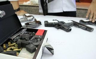 Polisi yang Memiliki Masalah Keluarga Bakal Dicabut Izin Senjata Apinya - JPNN.com