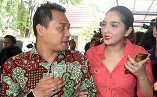 Gegara Salah Lagu, Anang dan Ashanty Disoraki Pendukung Timnas Indonesia, Waduh - JPNN.com