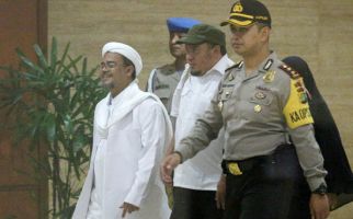 Status Tersangka Habib Rizieq Bentuk Kezaliman, Pengacara Siap Menggugat - JPNN.com