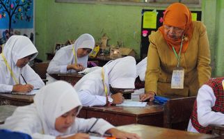 Lima Hari Sekolah, Tak Ada Lagi Murid Belajar di Madrasah Diniyah - JPNN.com