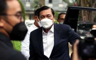 Luhut Punya Jabatan Baru dari Jokowi, Fadli Zon Sebut Menko Saurus  - JPNN.com