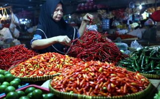 Harga Cabai Merah Keriting Masih Melambung Tinggi di Pasar Tradisional, Tetapi... - JPNN.com