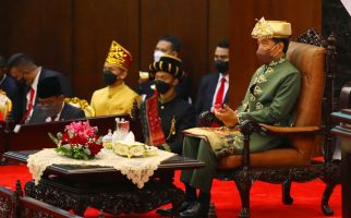 Jokowi Kenakan Baju Adat Paksian Berkelir Hijau di Sidang Tahunan MPR, Filosofinya - JPNN.com