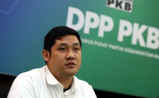 PKB Sebut Pangkat Tituler Deddy Corbuzier Bukan Urgensi, Cuma Sensasi - JPNN.com