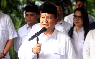 Prabowo: Pantas atau Tidak Iwan Bule jadi Gubernur? - JPNN.com