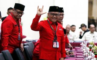 Elektabilitas Ganjar Urutan Kedua, Hasto PDIP Menantang LSI Denny JA, Menyengat Banget - JPNN.com