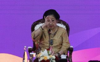 Desmond Blak-blakan, Lebih Percaya Jokowi Dibandingkan Megawati, Waduh - JPNN.com