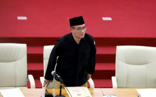 Jokowi Memberhentikan Hasyim Asyari dengan Tidak Hormat - JPNN.com