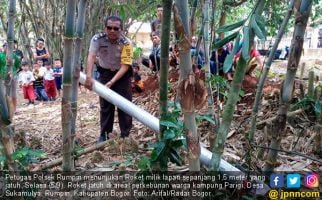 Roket Lapan Jatuh di Pemukiman Warga - JPNN.com