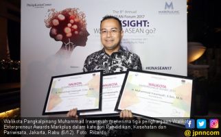 Wali Kota Pangkal Pinang Raih Penghargaan Khusus - JPNN.com