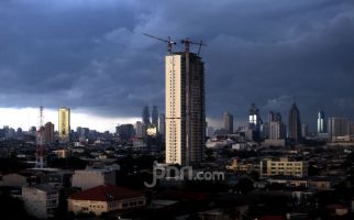 Waspada, Hujan Lebat Disertai Angin Kencang Diprediksi Guyur Jakarta Hari Ini - JPNN.com