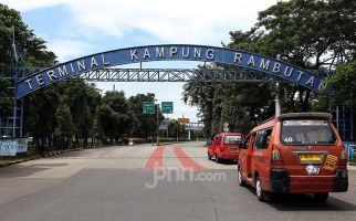 Menjelang Libur Nataru, Penumpang Mulai Padati Terminal Kampung Rambutan - JPNN.com