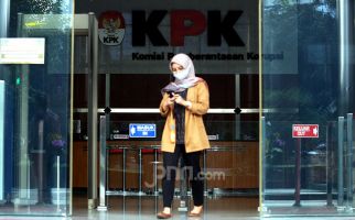 KPK Geledah Rumah Penyuap Nurdin Abdullah, Ini yang Ditemukan - JPNN.com