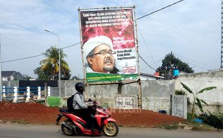 Spanduk Habib Rizieq Bentuk Sindiran Buat Jokowi dan Prabowo? - JPNN.com