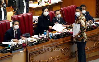 Pakar Hukum: Pengesahan UU Cipta Kerja Prestasi Legislasi DPR - JPNN.com